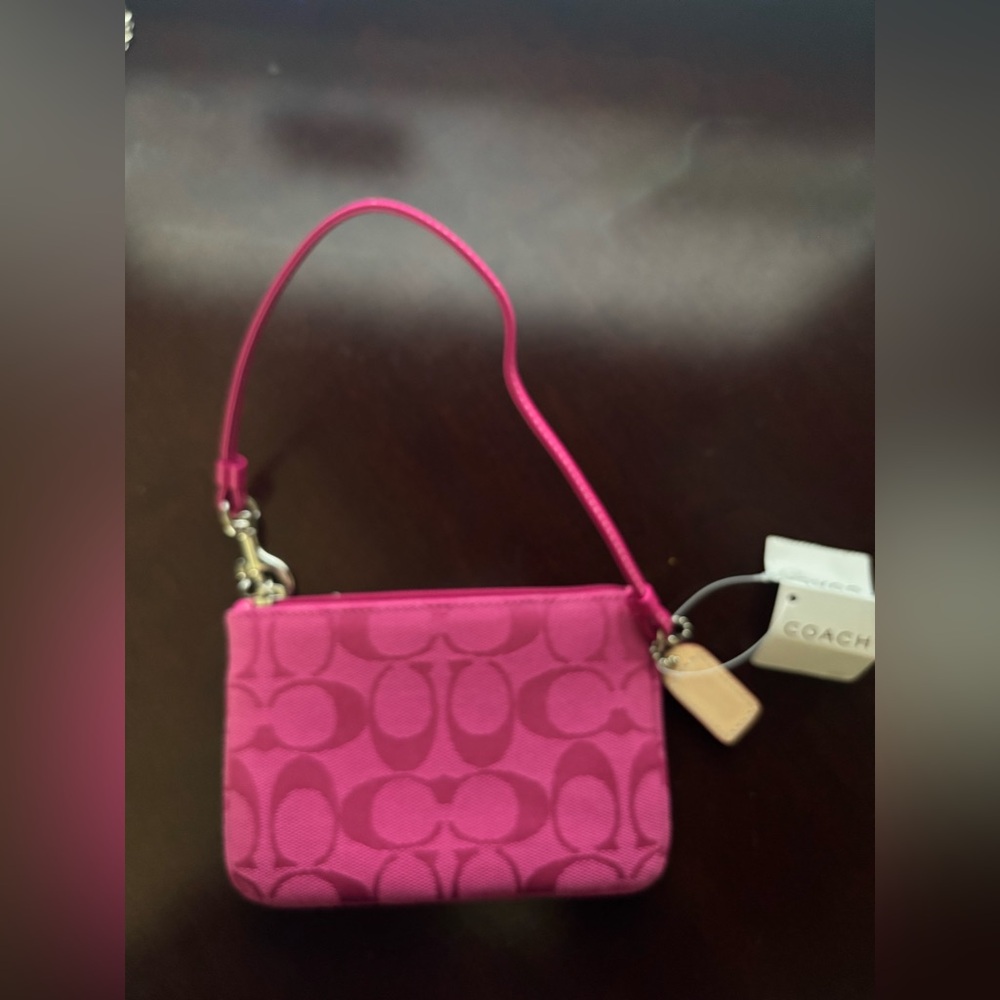 NWT Coach “C” pink small mini skinny wristlet - Picture 4 of 6